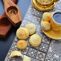 Semolina Ma'amoul : stuffed cookies with dates and nuts