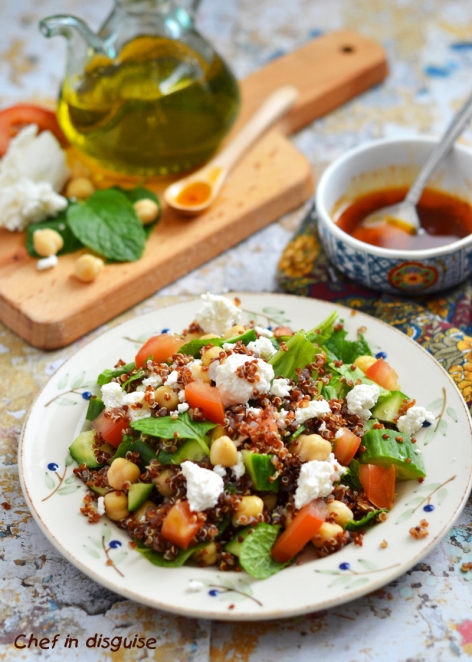 Spinach and quinoa salad with smoky paprika dressing2